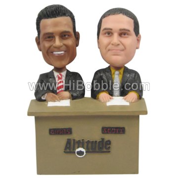 Hosts Custom Bobbleheads From Your Photos